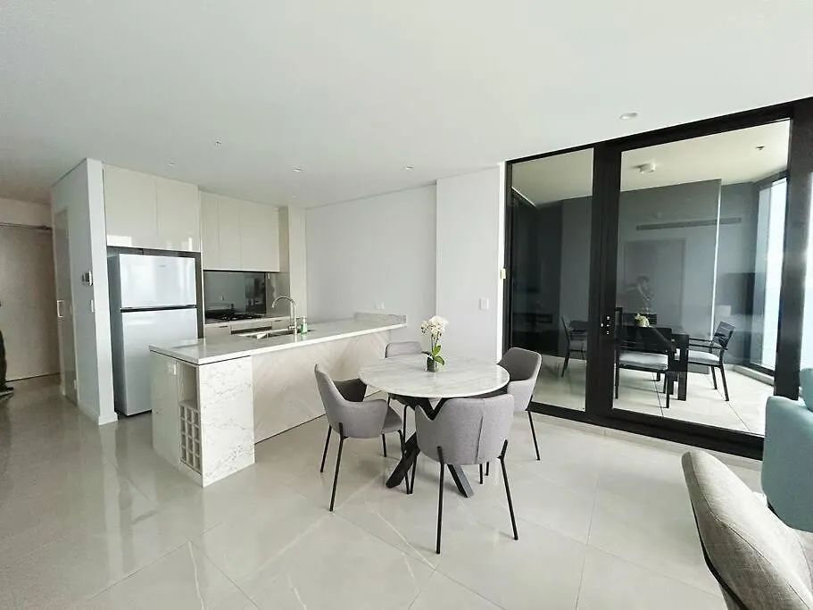 גולד קוסט Kozyguru / Surfers Paradise / Ocean Views / Qsp088